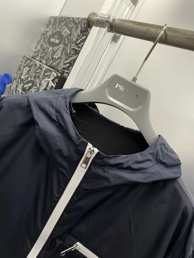 Comfortable Prada Outwear 170950