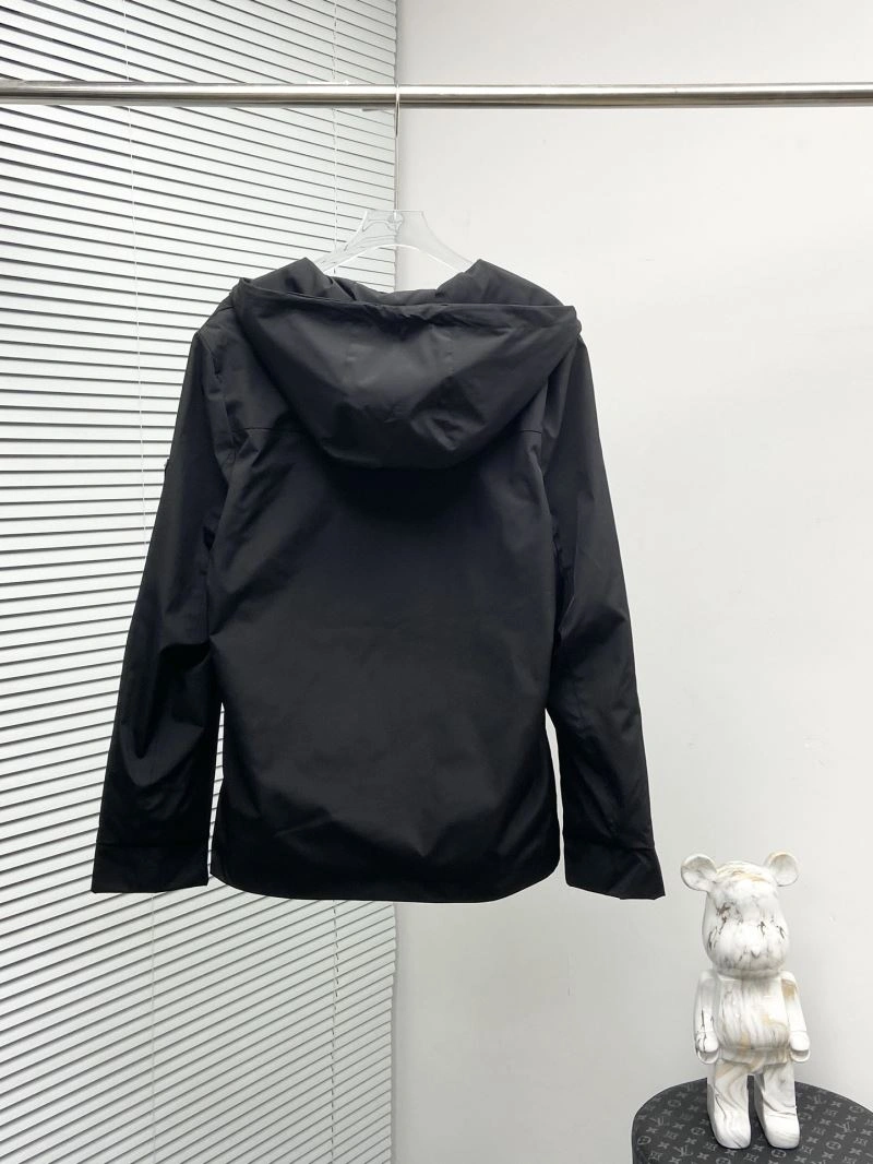 Prada Outwear Sleek 170860