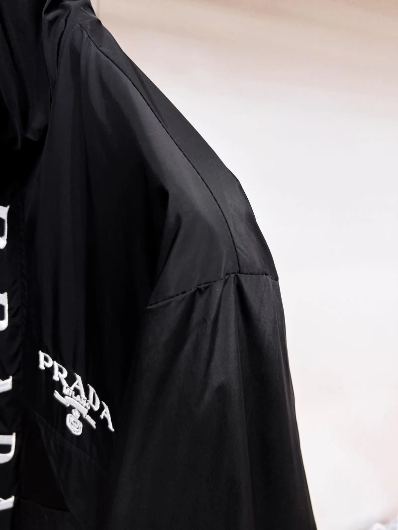 Breathable Prada Outwear 170408