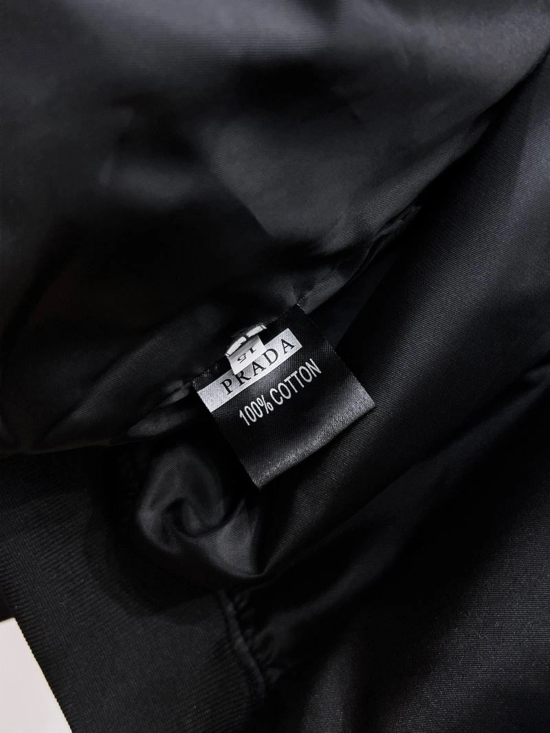 Flexible Prada Outwear 170372