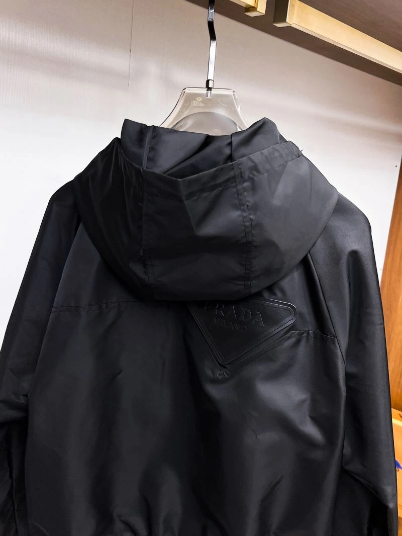 Flexible Prada Outwear 170372