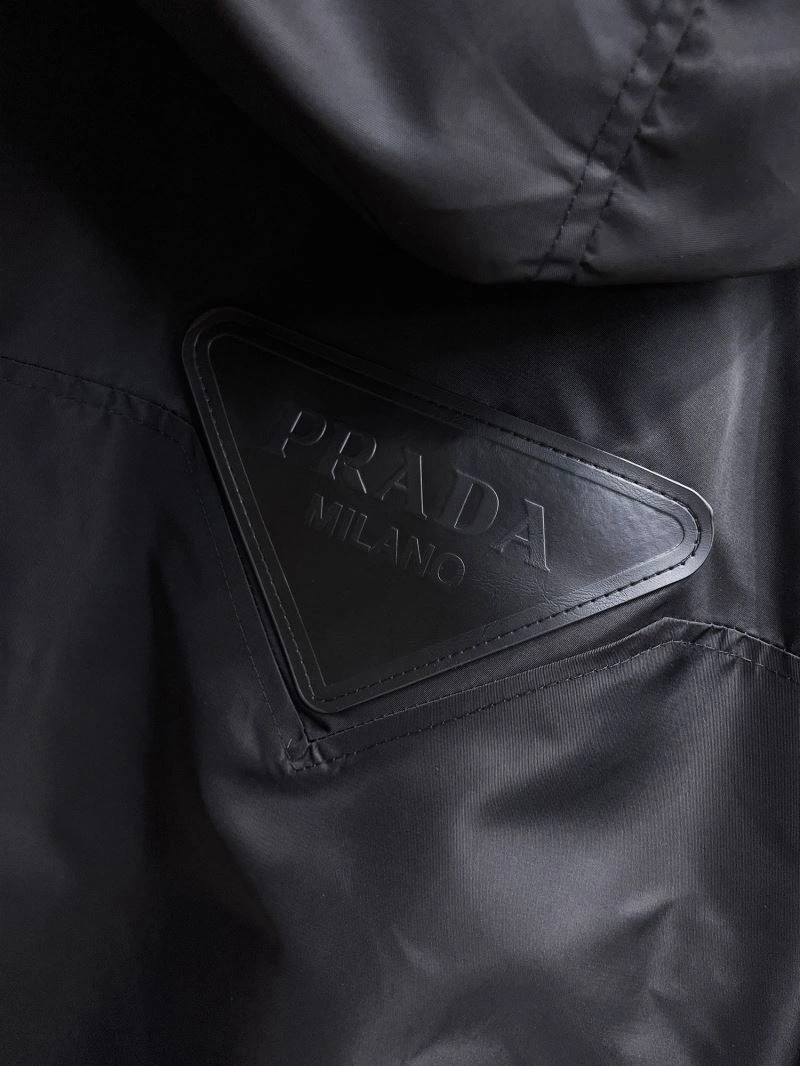 Flexible Prada Outwear 170372