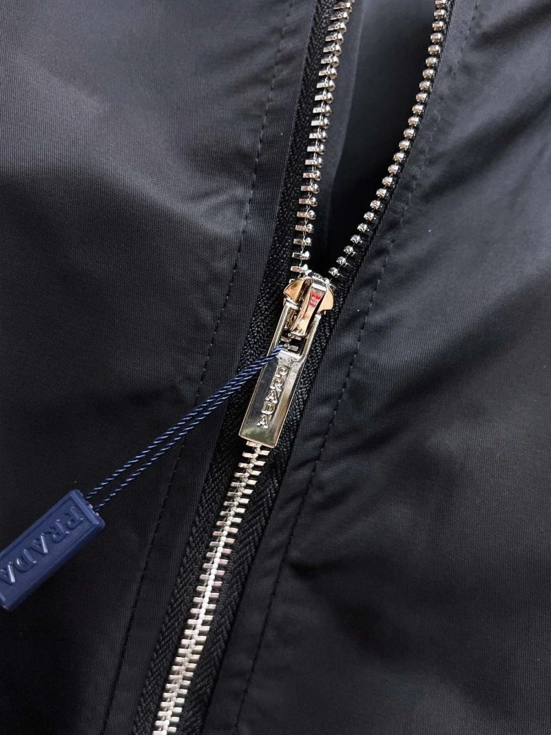 Flexible Prada Outwear 170372