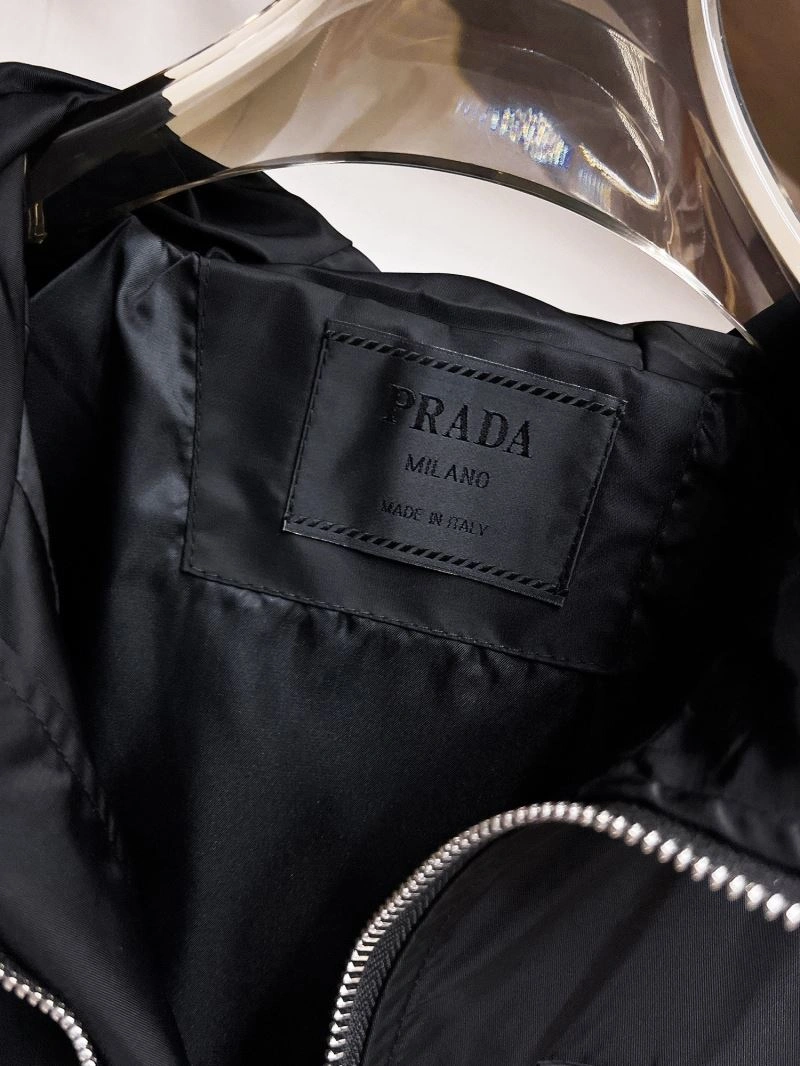 Flexible Prada Outwear 170372