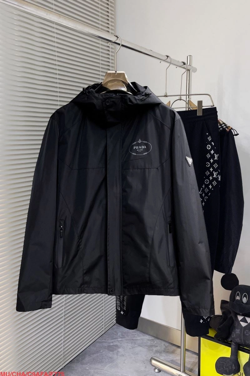 Prada Outwear WellDesigned 170368