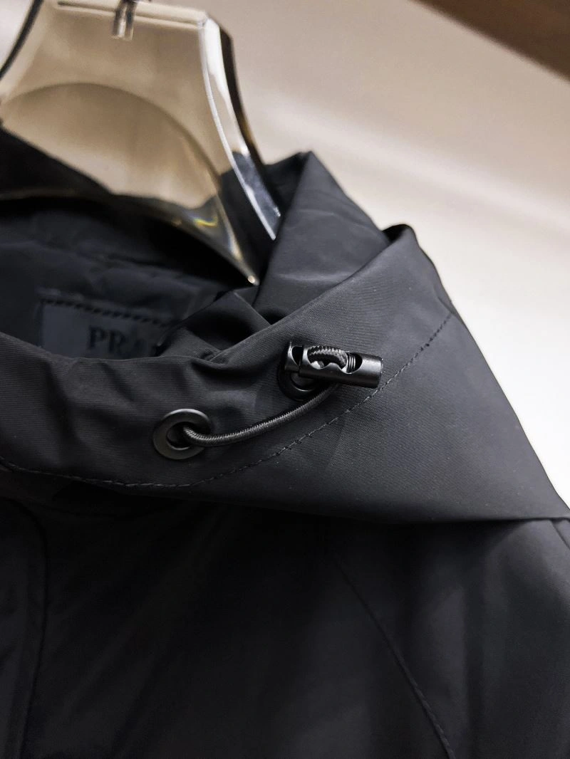 Prada Outwear WellDesigned 170368