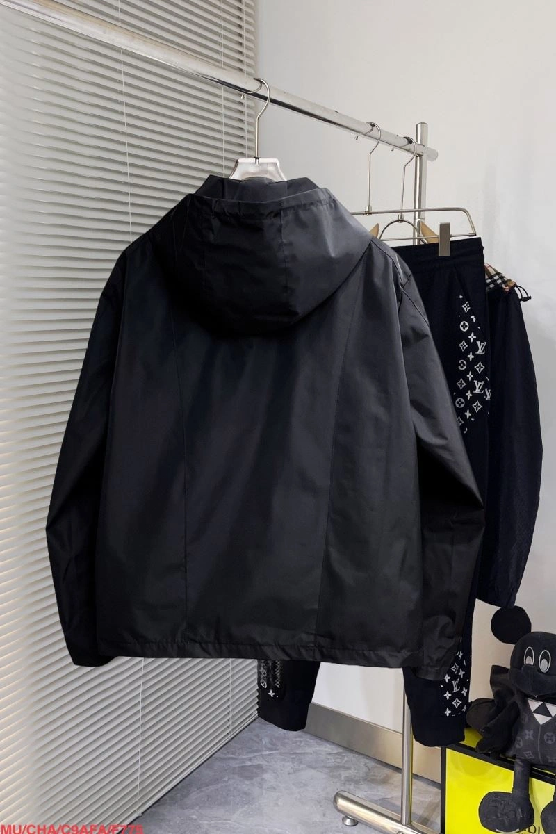 Prada Outwear WellDesigned 170368