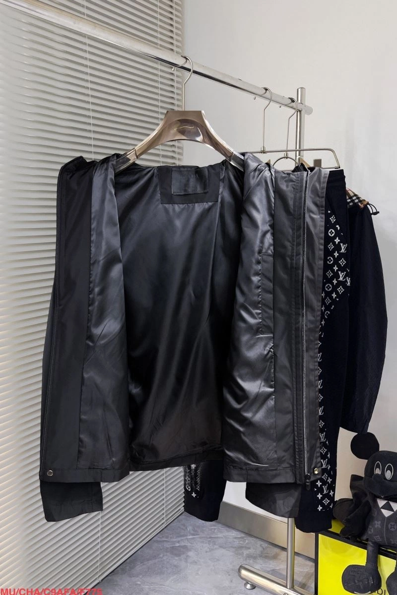 Prada Outwear WellDesigned 170368