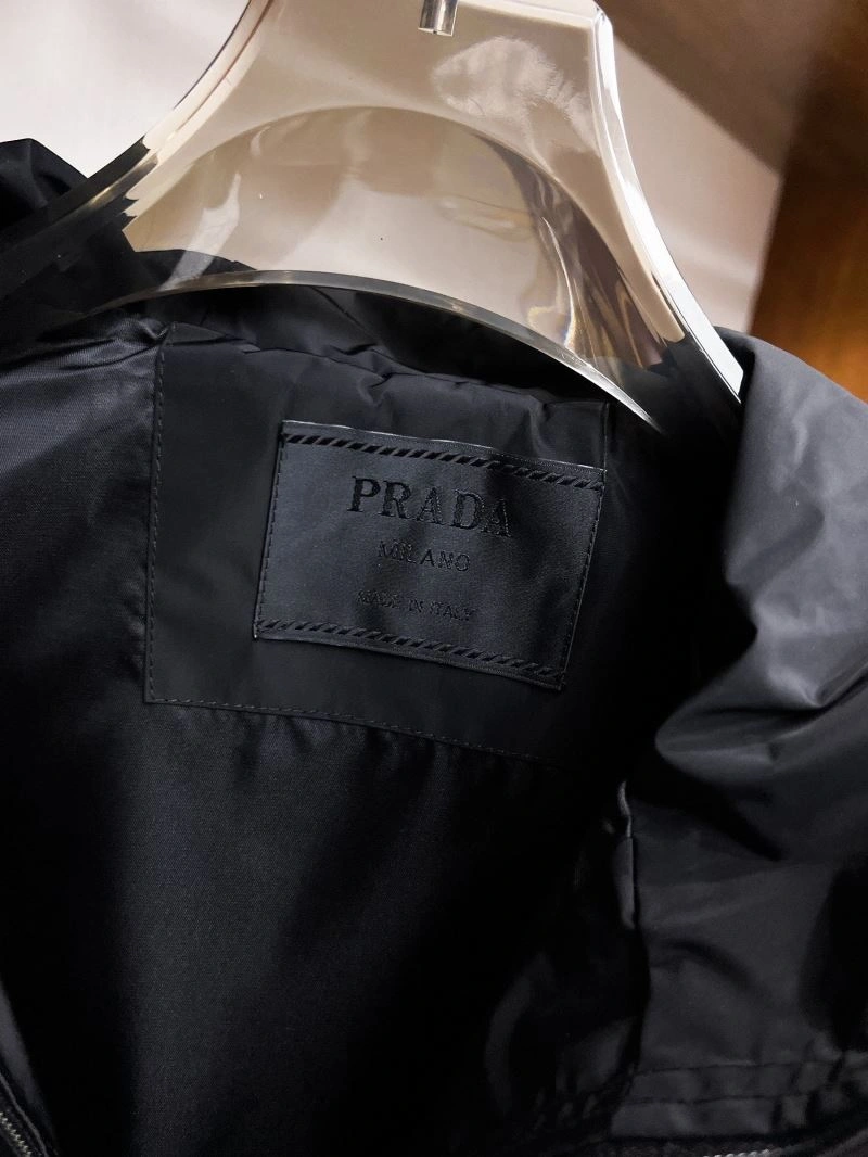 Prada Outwear WellDesigned 170368