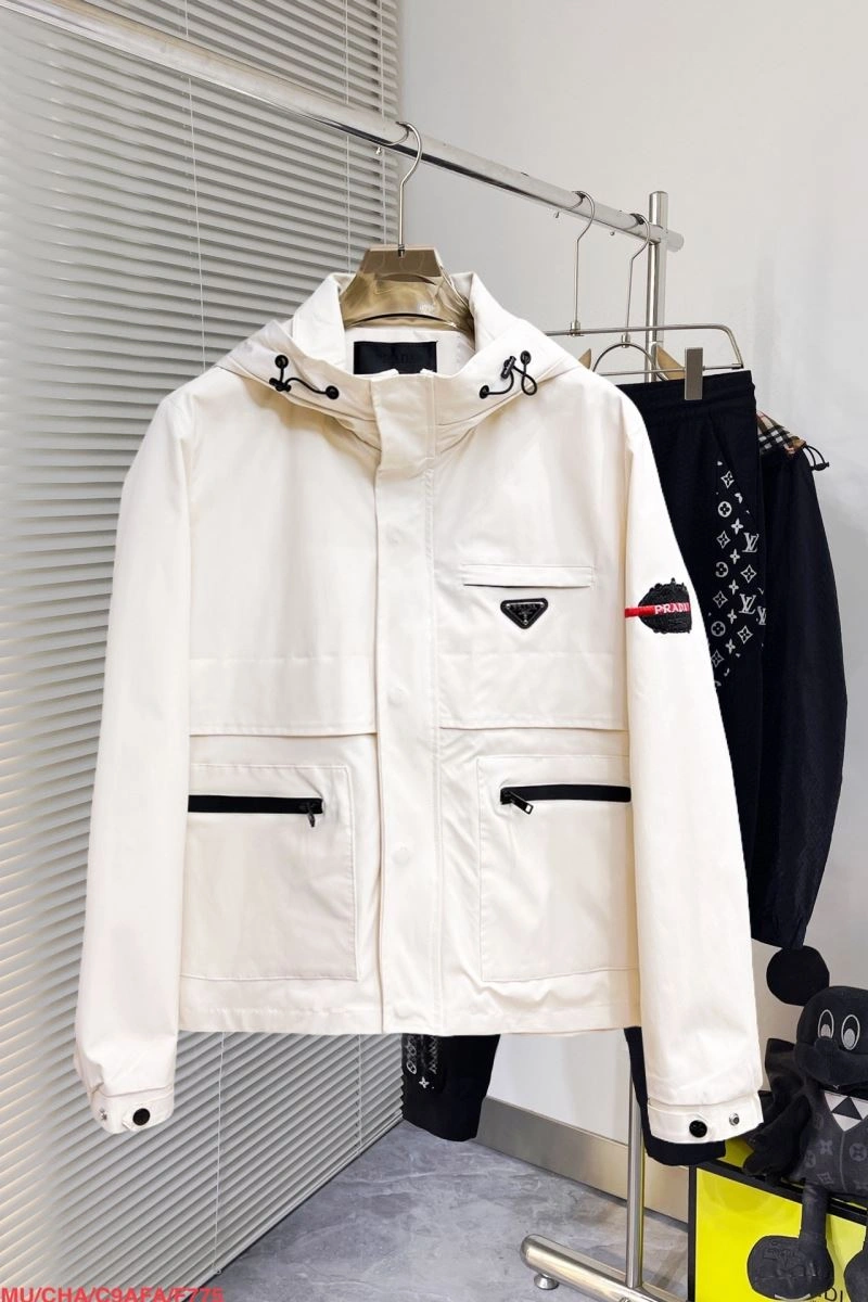 Fashionable Prada Outwear 170348