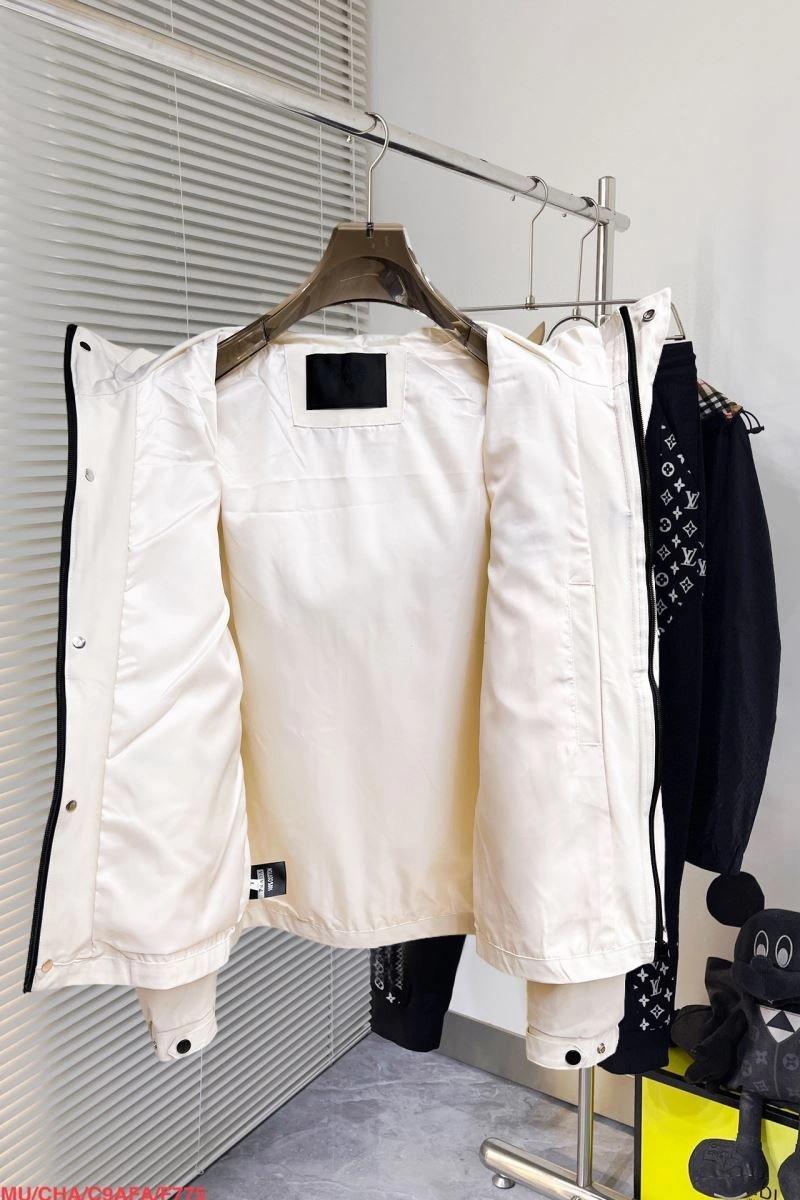 Fashionable Prada Outwear 170348