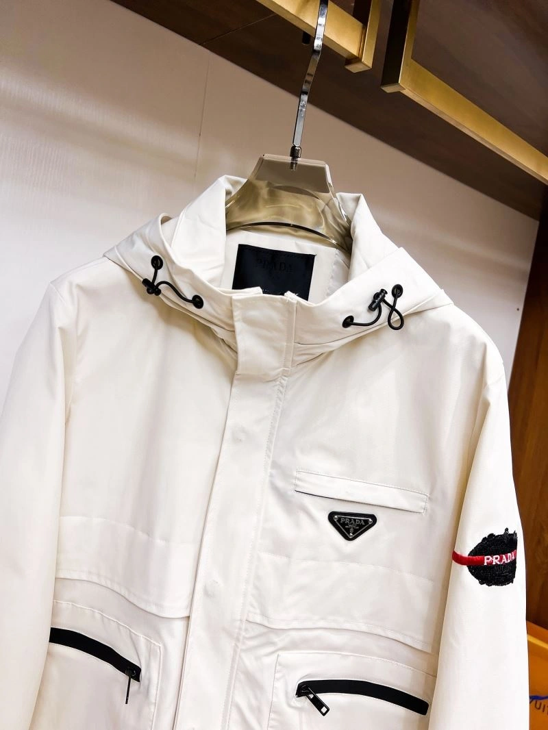 Fashionable Prada Outwear 170348
