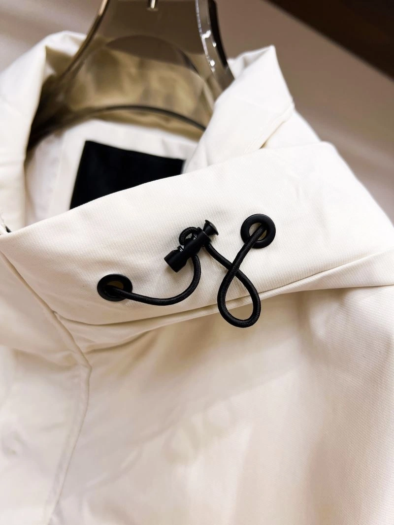 Fashionable Prada Outwear 170348