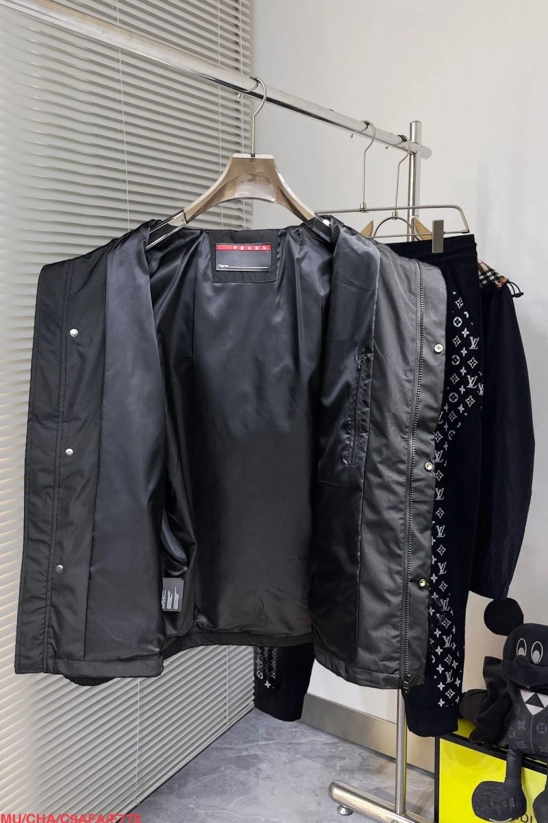 Prada Outwear Unique 170357