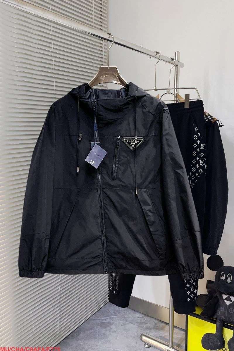 Stylish Prada Outwear 170354