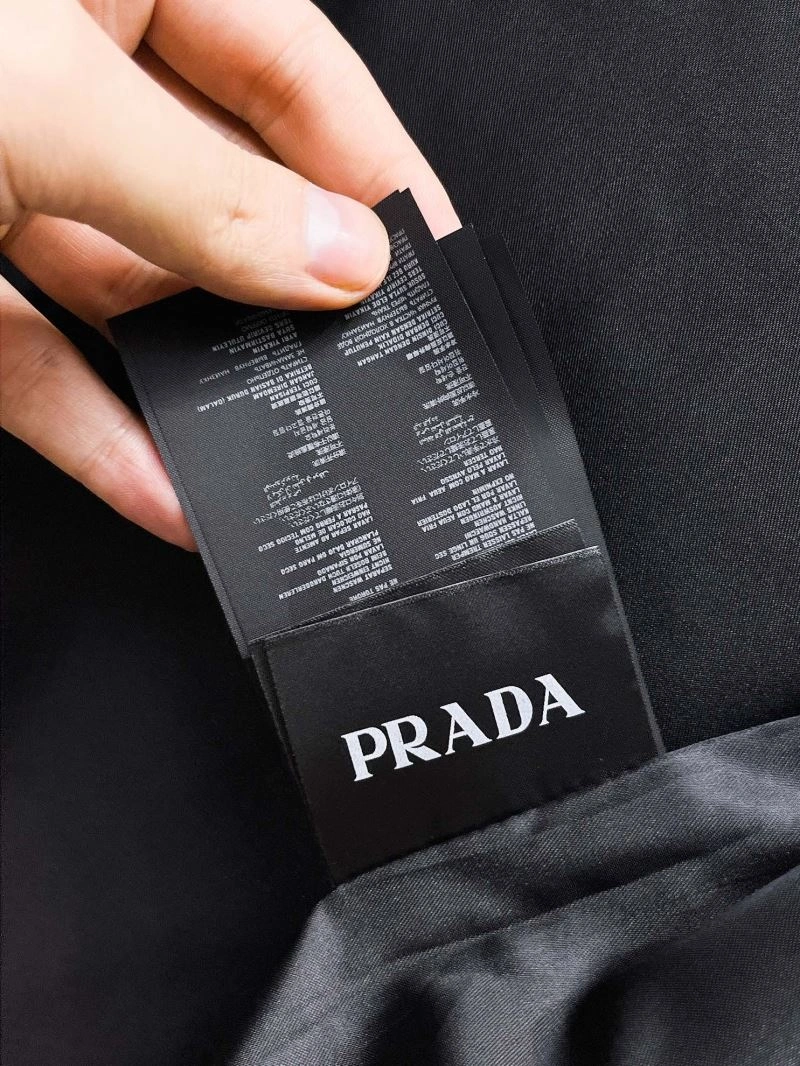 Stylish Prada Outwear 170354