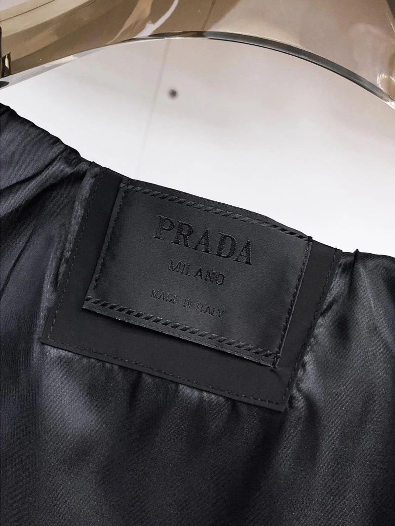 Stylish Prada Outwear 170354