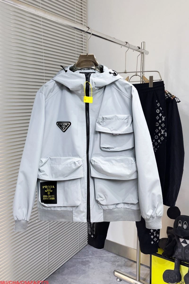 Prada Outwear TimelessDesign 170394