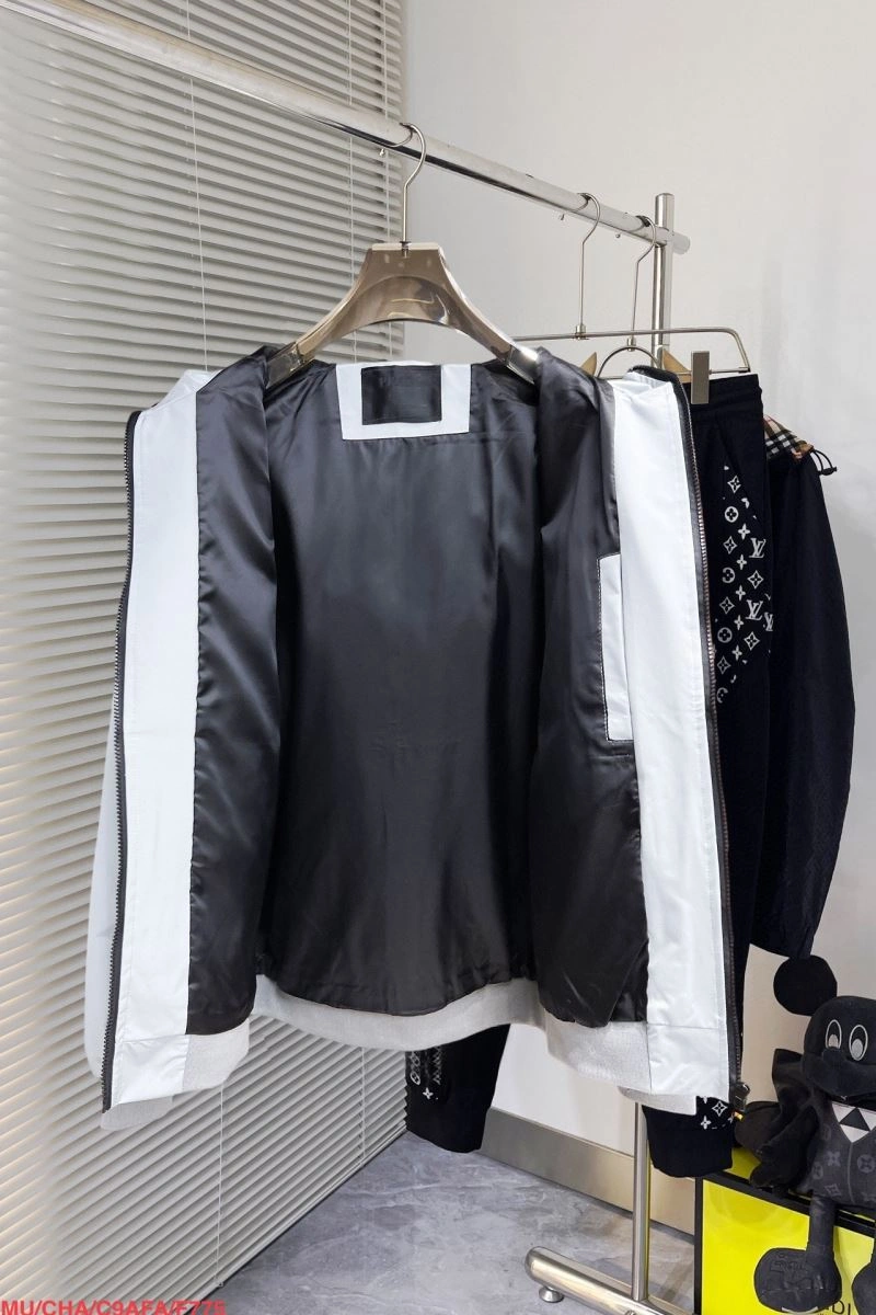 Prada Outwear TimelessDesign 170394