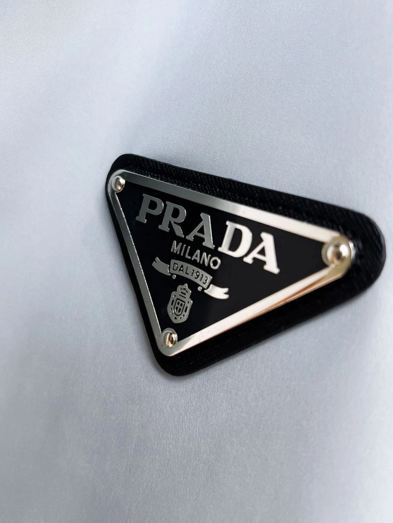 Prada Outwear TimelessDesign 170394
