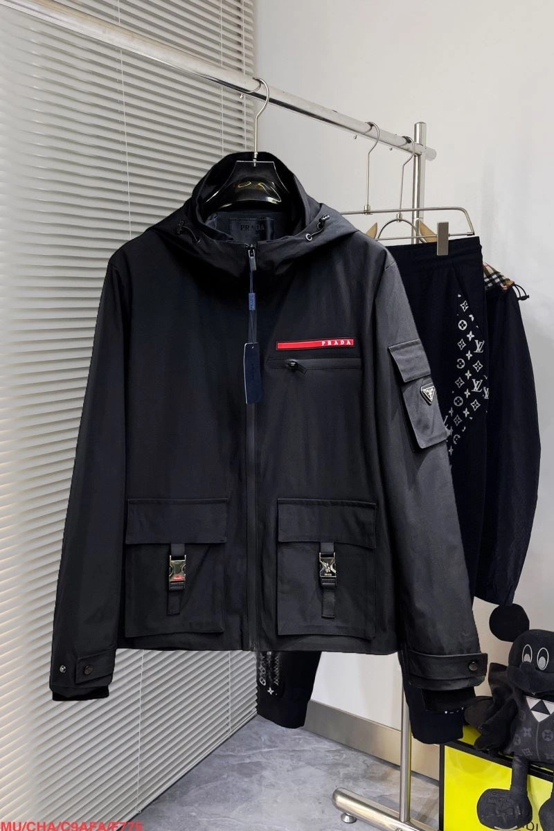 Fashionable Prada Outwear 170340