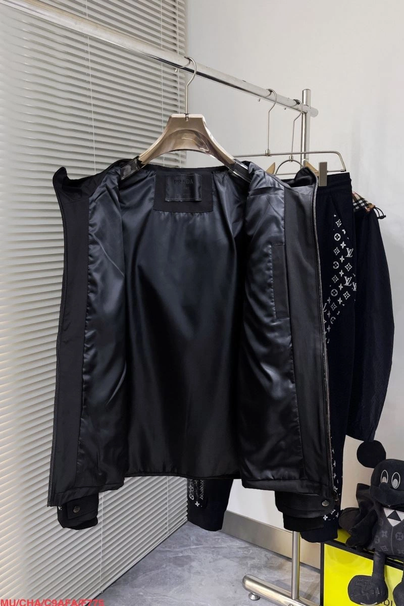Fashionable Prada Outwear 170340