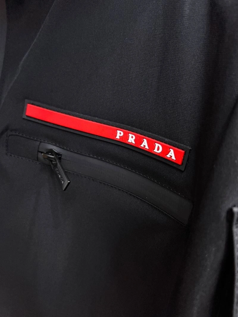 Fashionable Prada Outwear 170340