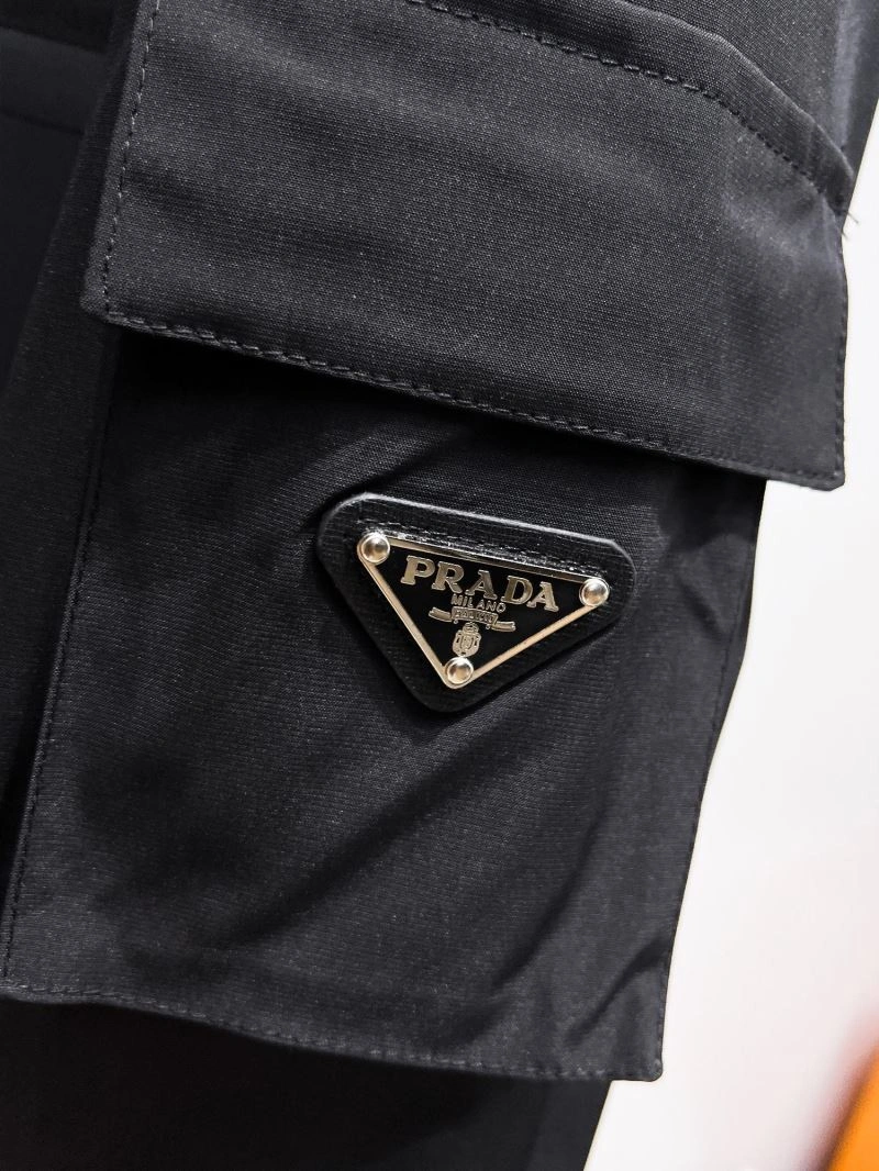 Fashionable Prada Outwear 170340