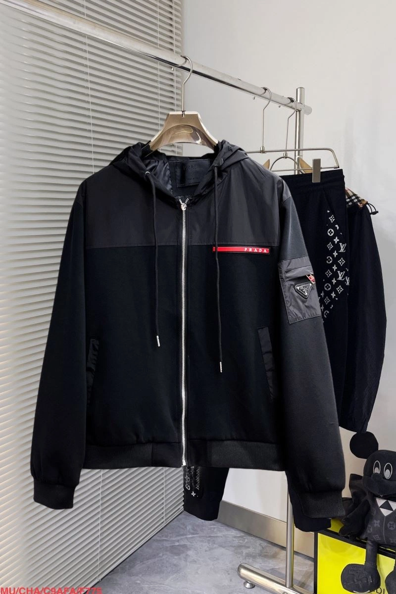 Prada Outwear Fashionable 170338