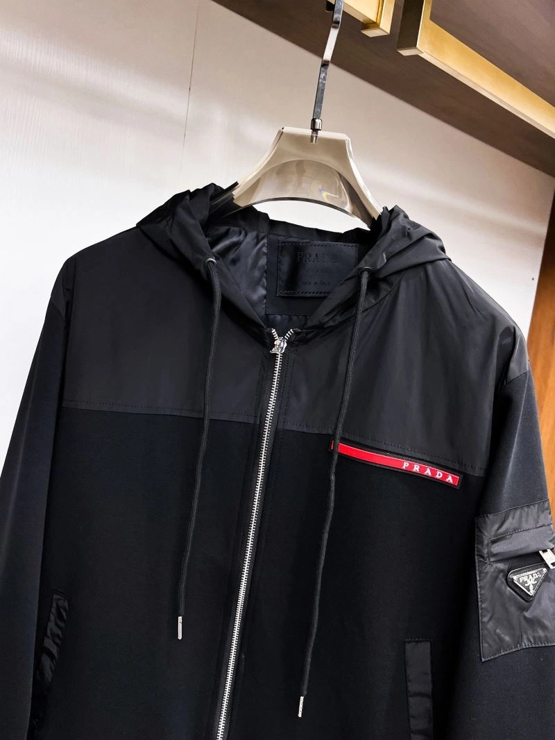 Prada Outwear Fashionable 170338