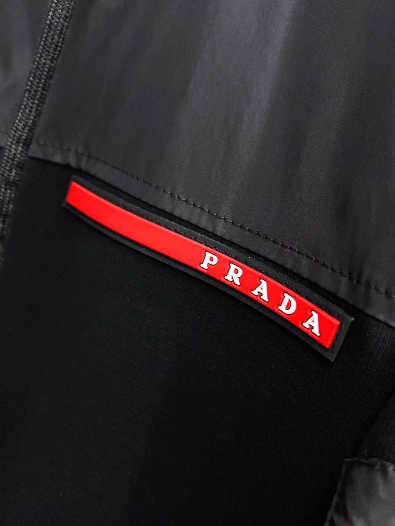 Prada Outwear Fashionable 170338