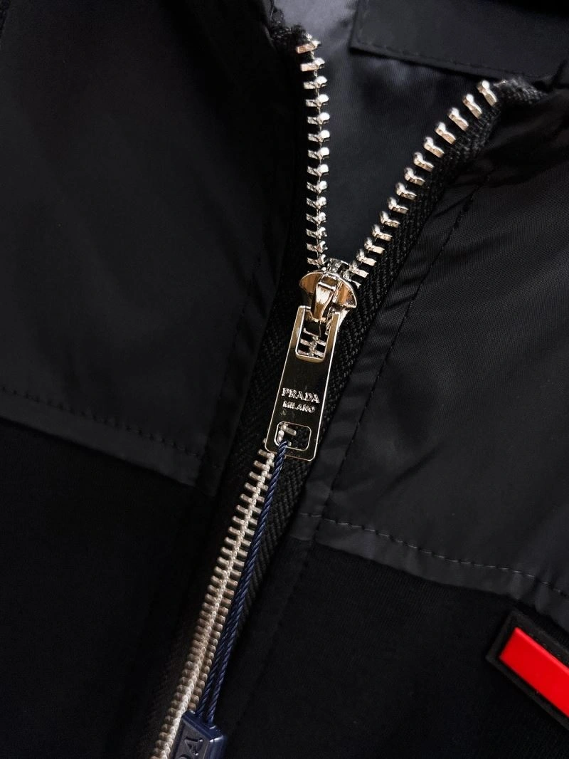 Prada Outwear Fashionable 170338