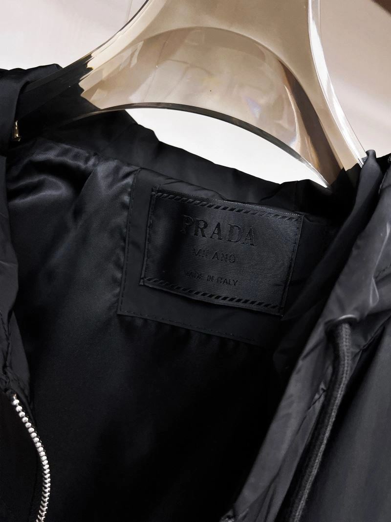 Prada Outwear Fashionable 170338