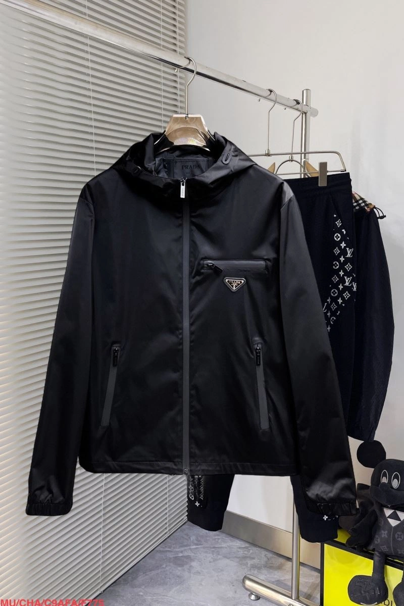 Prada Outwear Chic 170336