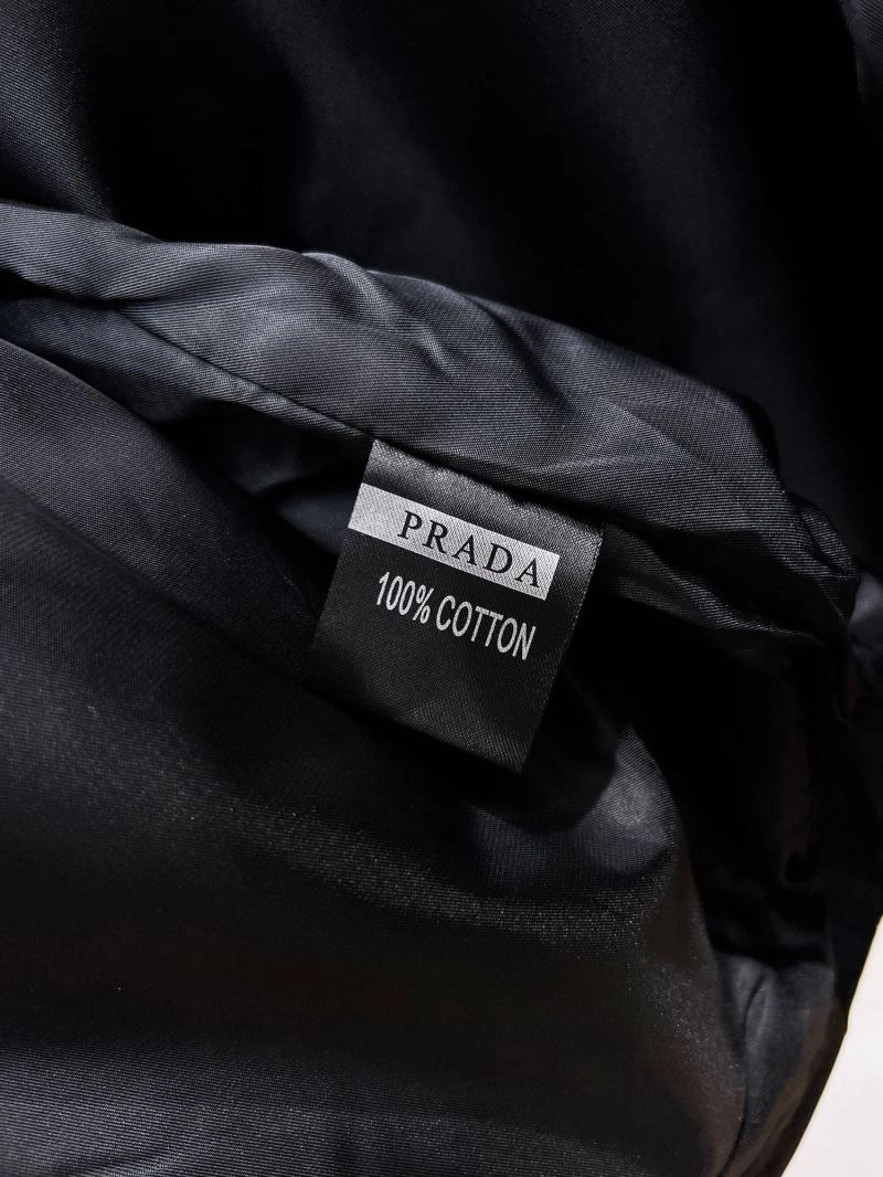 Prada Outwear Chic 170336