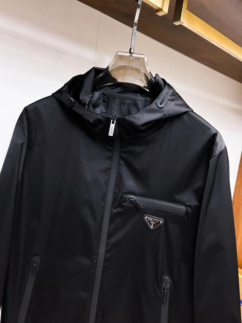 Prada Outwear Chic 170336