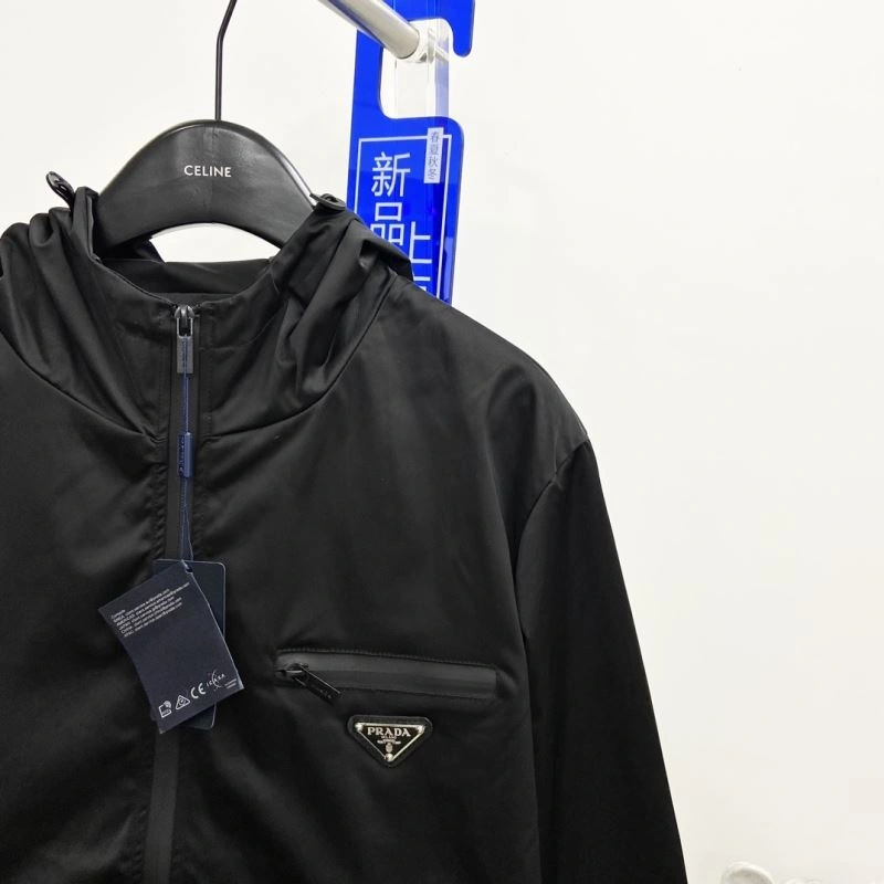 WaterResistant Prada Outwear 170330