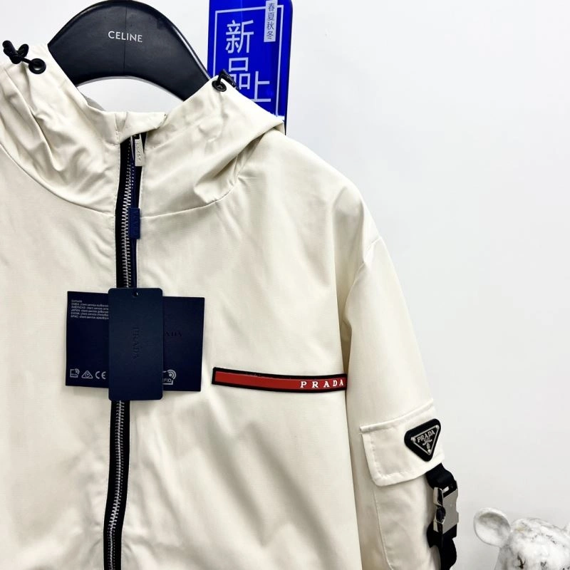 Prada Outwear Vibrant 170390