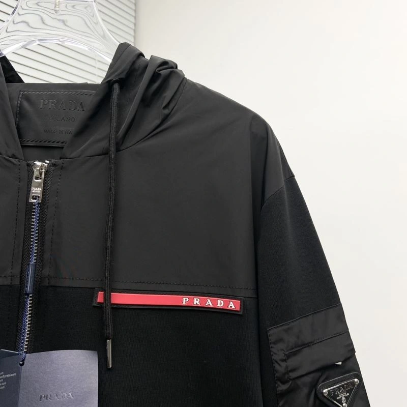 Sporty Prada Outwear 170307