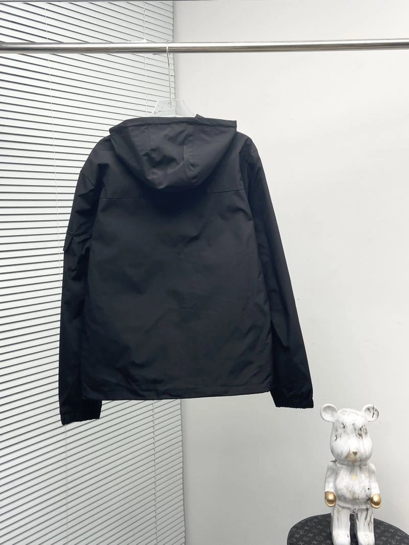 Vibrant Prada Outwear 170343