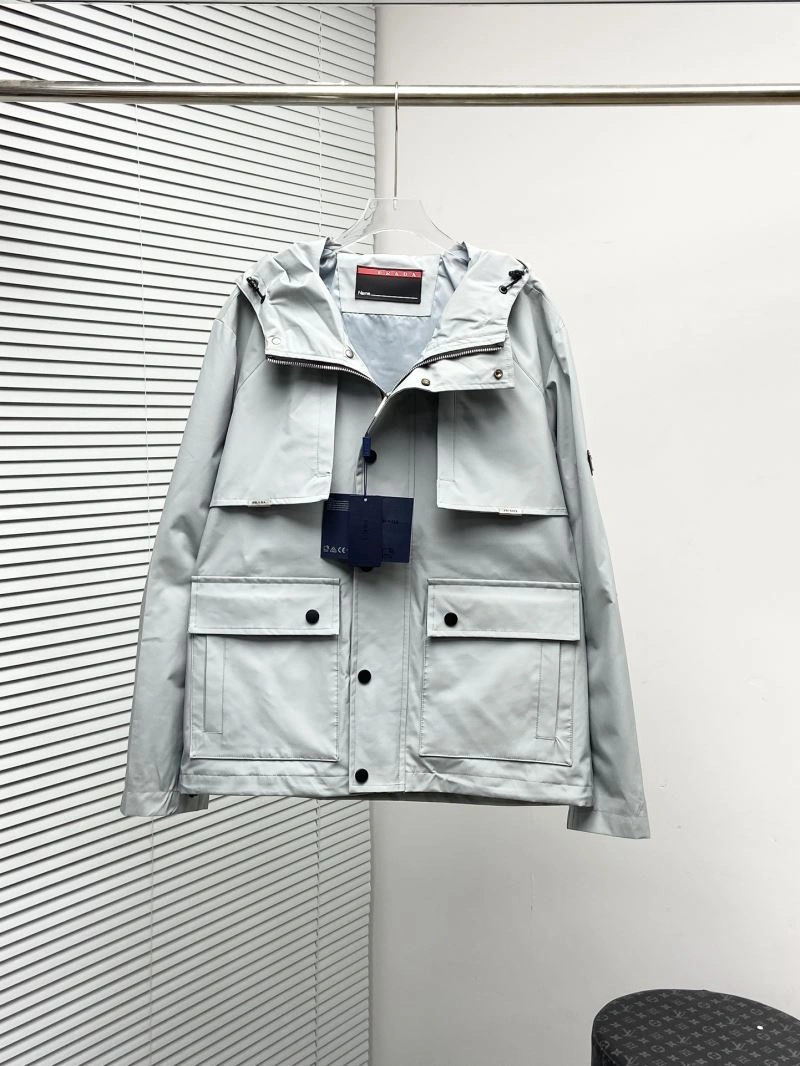 Snug Prada Outwear 170302