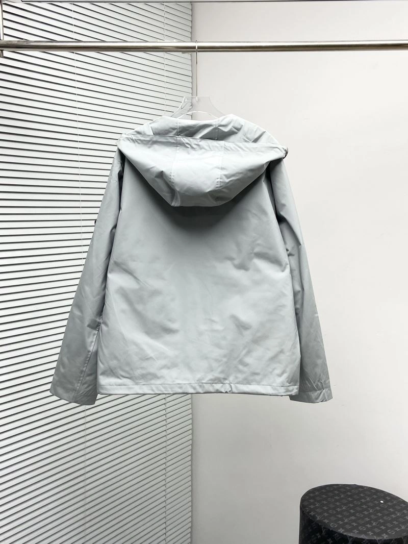 Snug Prada Outwear 170302