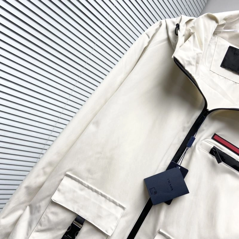 Practical Prada Outwear 170294