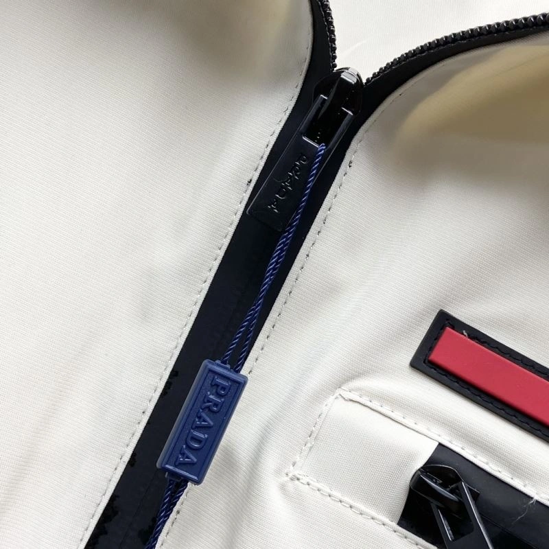Practical Prada Outwear 170294