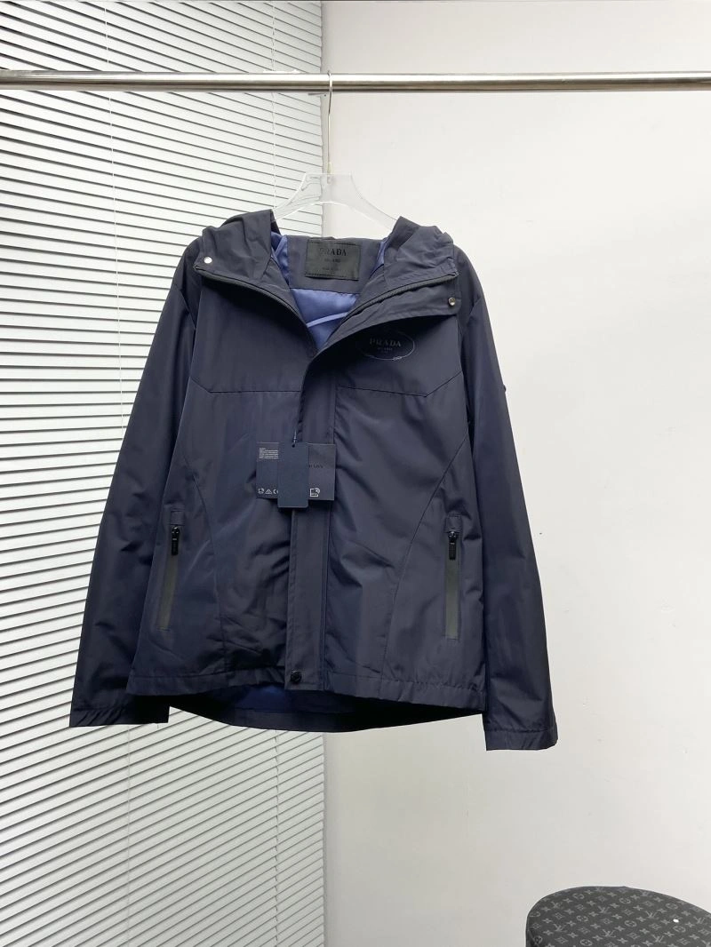 Trendsetting Prada Outwear 170289