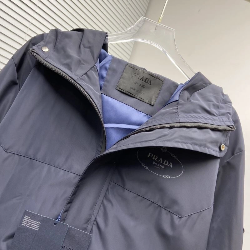 Trendsetting Prada Outwear 170289