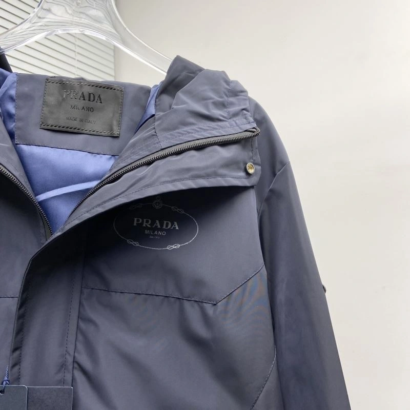 Trendsetting Prada Outwear 170289