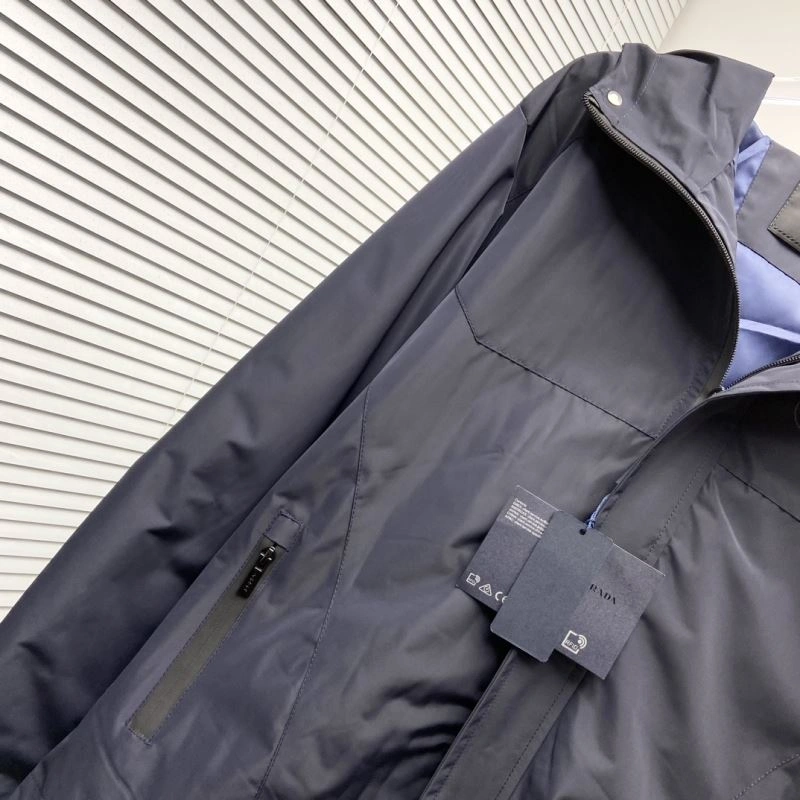 Trendsetting Prada Outwear 170289