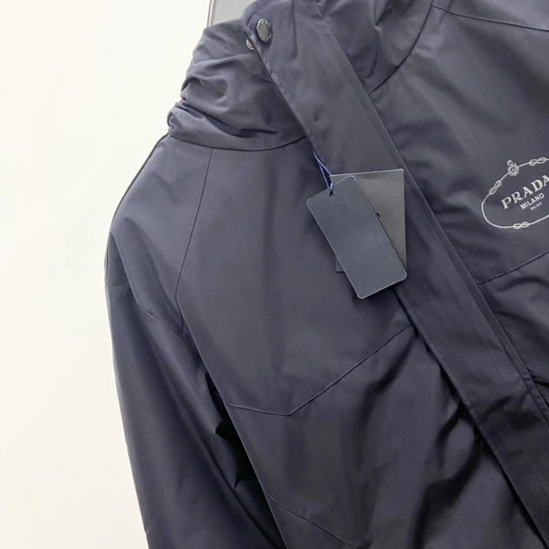 Prada Outwear Sophisticated 170275