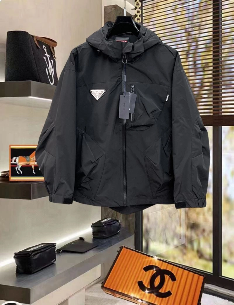 Durable Prada Outwear 170284